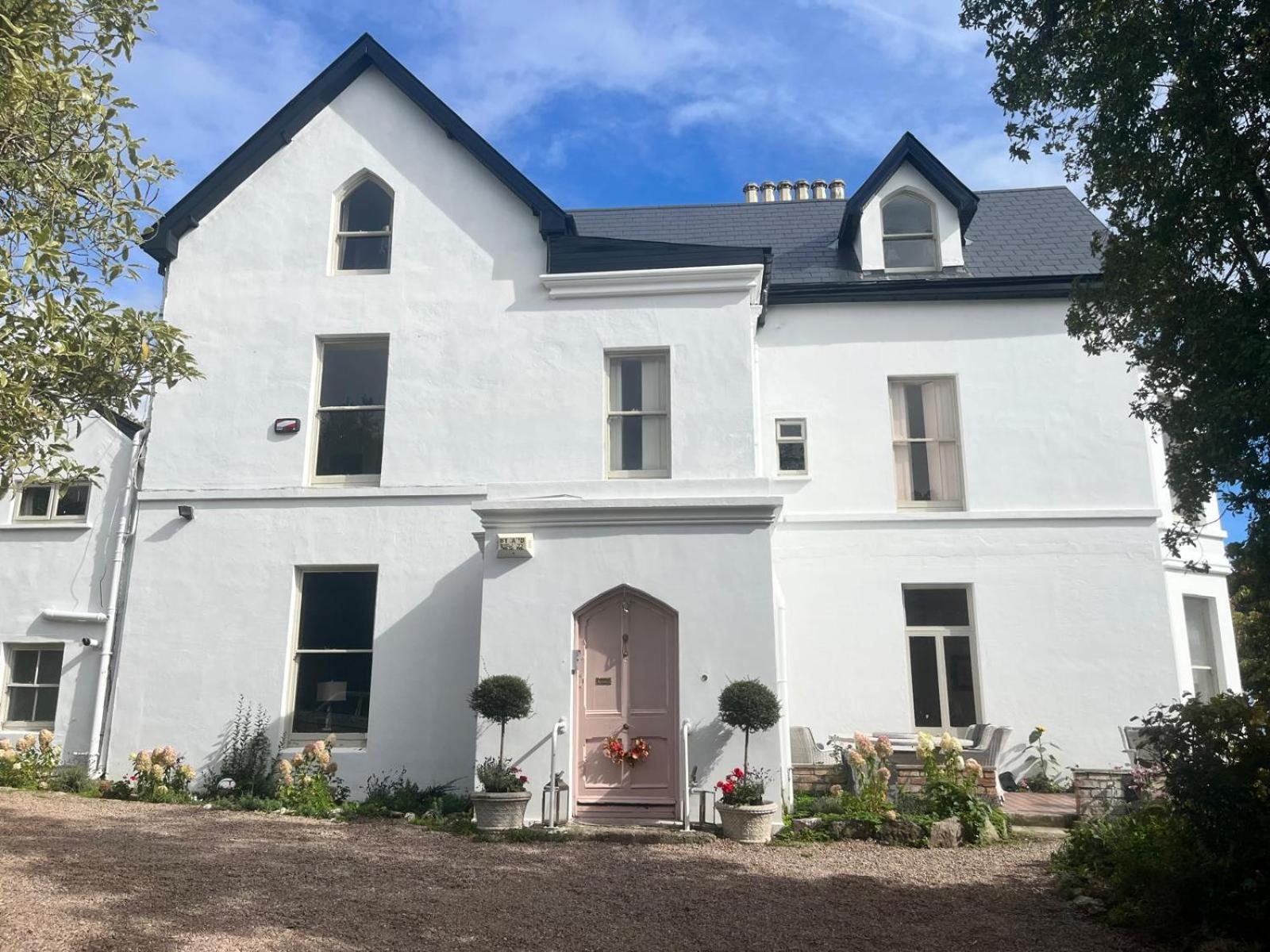 코브 Lynwood House B&B 외부 사진