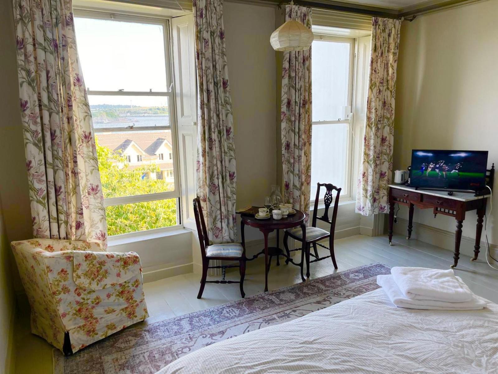 코브 Lynwood House B&B 외부 사진