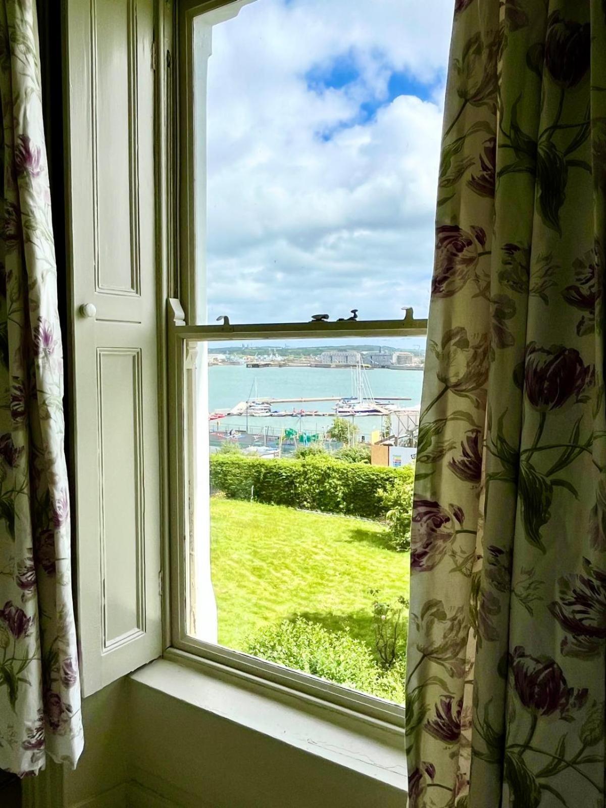 코브 Lynwood House B&B 외부 사진