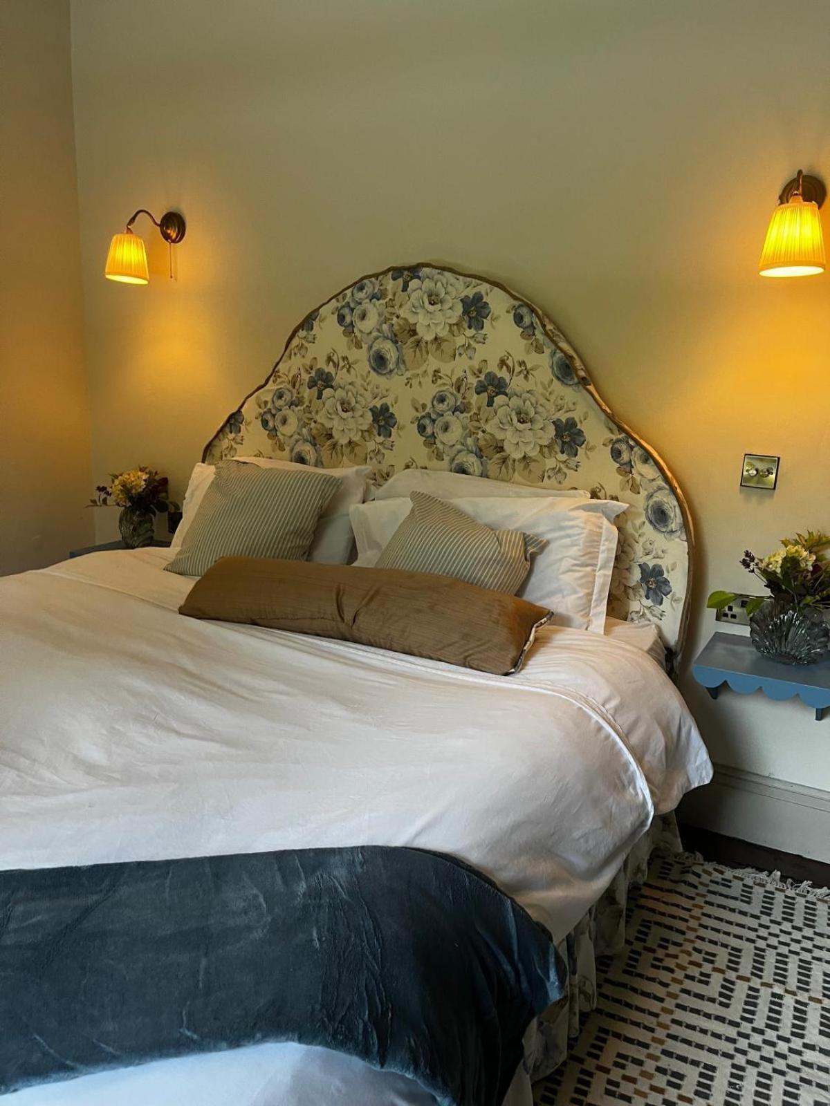 코브 Lynwood House B&B 외부 사진